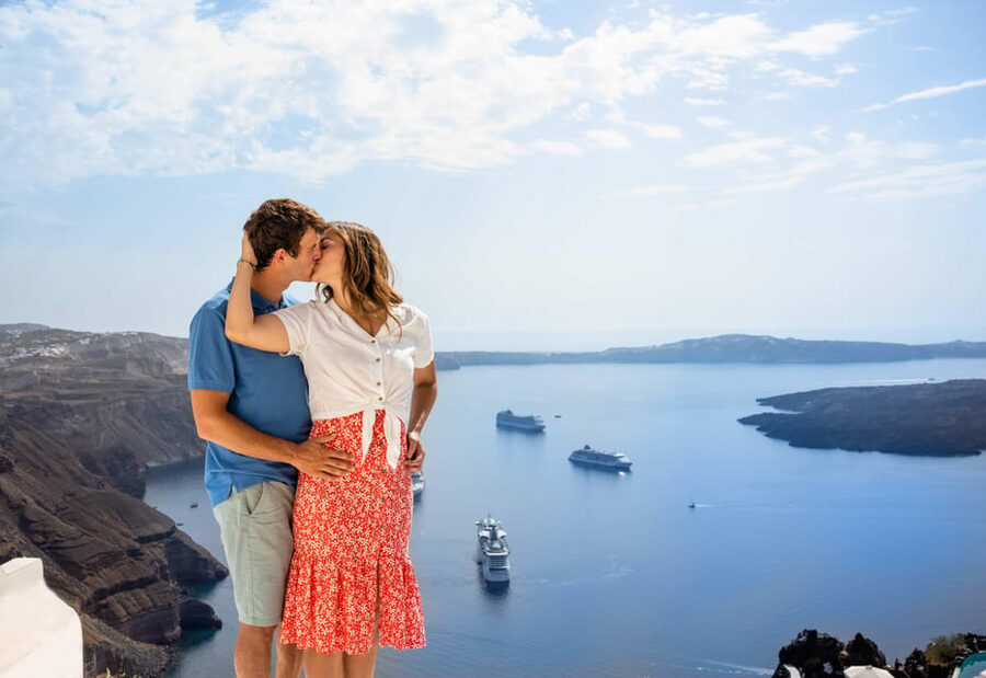 Santorini: Private Photoshoot Tour by a Pro Photographer - Posing help is the part you cannot download later