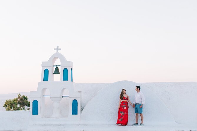 Santorini - Private Photoshoot with a Top Local Photographer - Why local timing and location advice matter