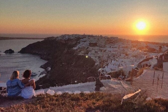 Santorini Private Roundtrip Transfer from/to Airport,Port & Hotel - A smoother first hour on Santorini