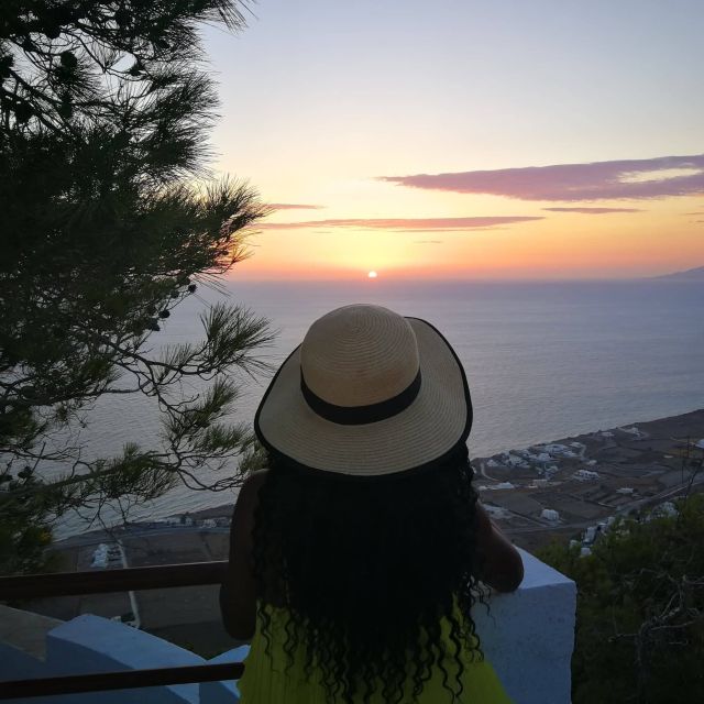 Santorini: Private Sunrise Tour with Breakfast and Oia Visit - Oia before the crowds arrive