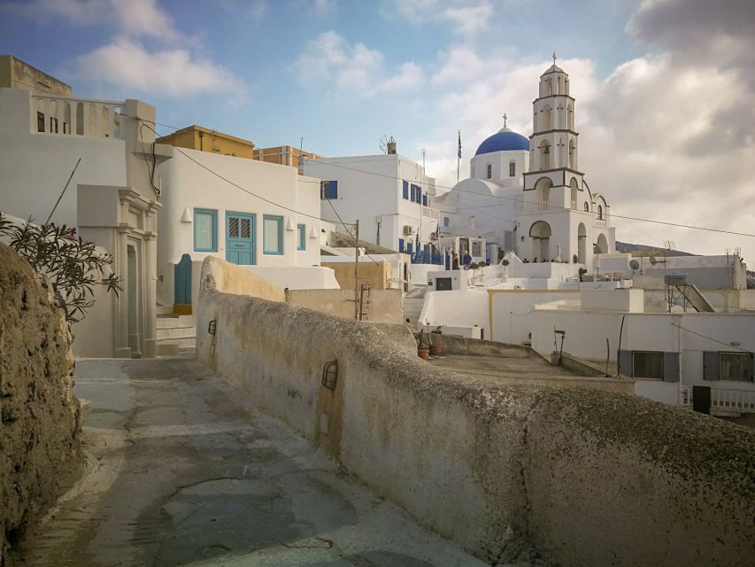 Santorini: Private Sunrise Tour with Breakfast and Oia Visit - Pyrgos, the best place to slow down