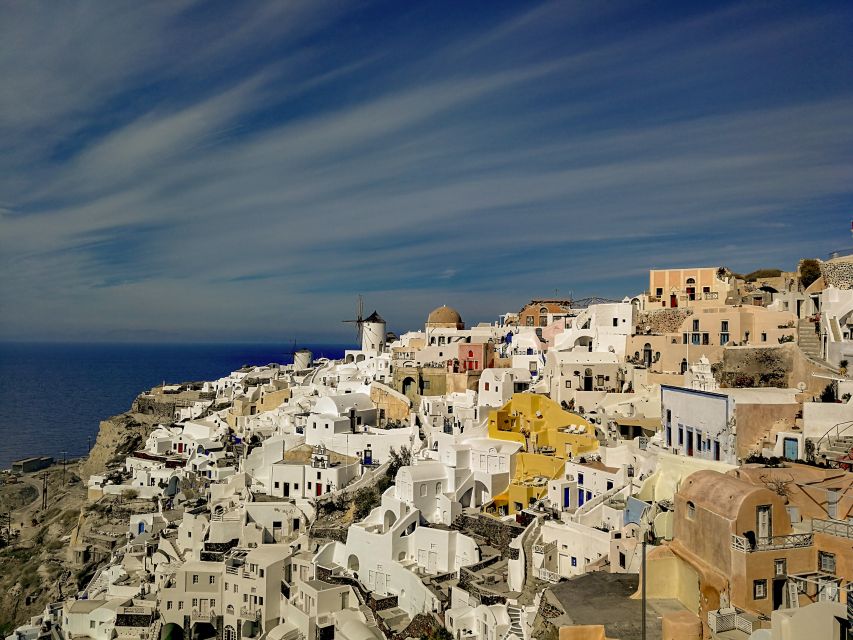Santorini: Private Sunrise Tour with Breakfast and Oia Visit - What the private format adds