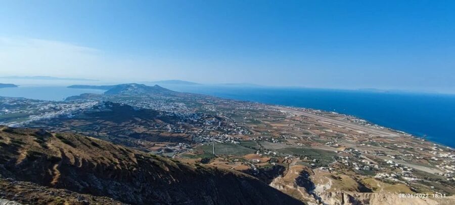 Santorini: Private Sunset Tour with Picnic & Transfer - What the Three-Hour Schedule Really Means