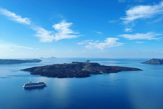 Santorini Private Tour - Colors of Santorini - Pyrgos and its medieval castle