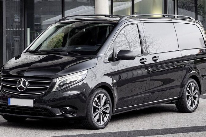 Santorini Private Transfer Service From or To Airport - What the service does well