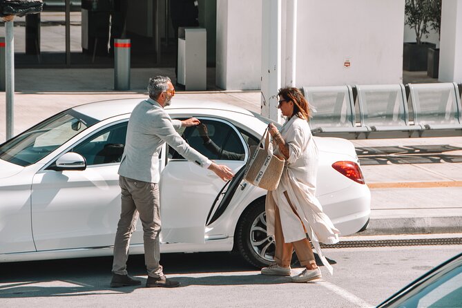 Santorini, Private Transfer with Luxury Airconditioned Vehicle - A private ride instead of a Santorini transport scramble