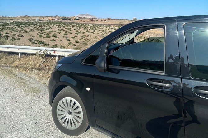 Santorini Private Transfers : From-to Airport/Port or Hotel - Hotel pickup and the vehicle-access issue