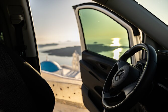 Santorini: Private Transfers To / From the Airport (JTR) - Who should book this service?