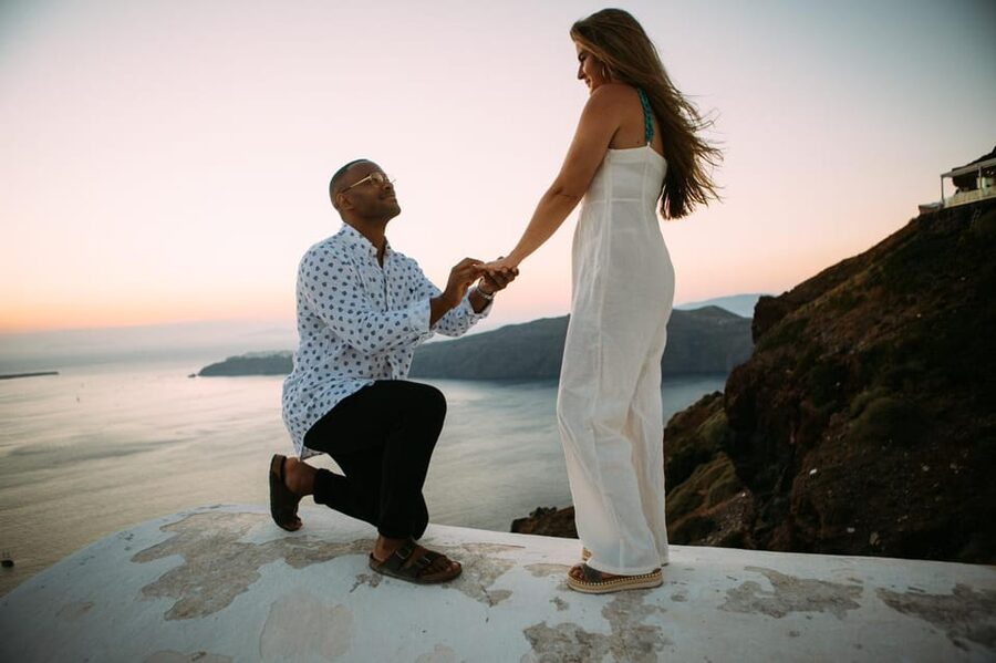 Santorini Proposal: A Luxury Photoshoot for Your Yes! Moment - Best timing and planning advice