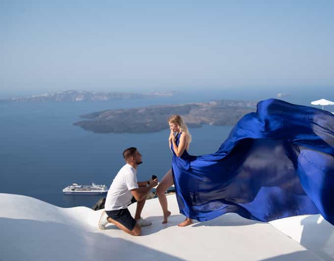 Santorini: Proposal Photoshoot l Private Entry to blue Dome - What the 30-Minute Shoot Really Gives You