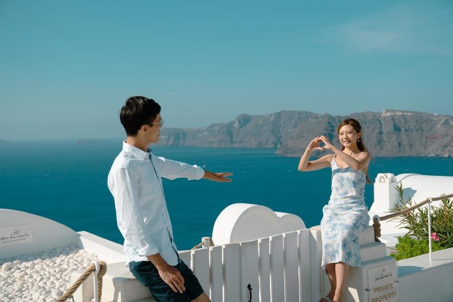 Santorini: Proposal Photoshoot l Private Entry to blue Dome - Private Entry and the Blue Dome Setting