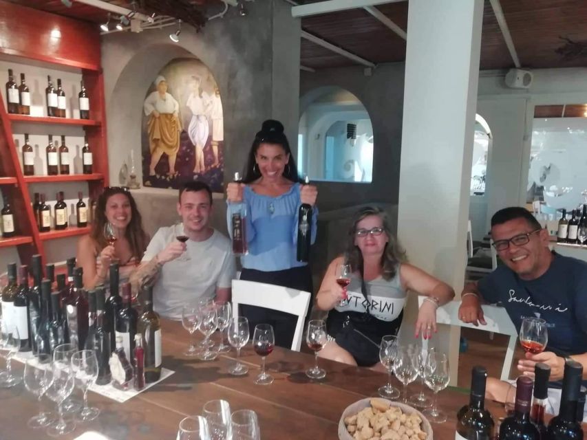 Santorini: Pyrgos, Winery & Oia - Why this four-hour route works