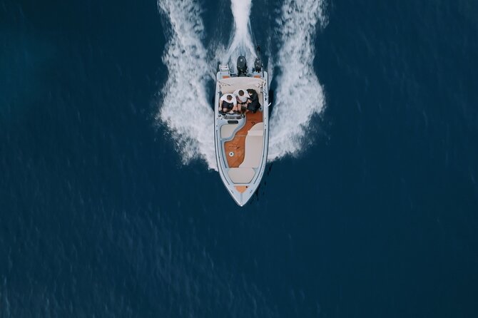 Santorini Rent a Boat - License free private cruise - Key points to know before booking