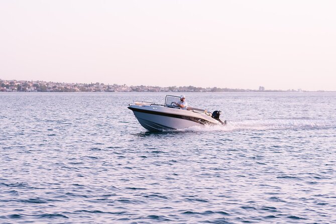 Santorini Rent a Boat - License free private cruise - Who will enjoy this boat trip?