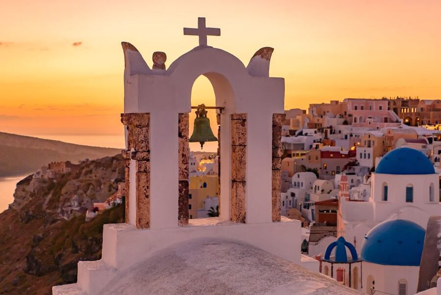 Santorini: Romantic Sunset Caldera Cruise with Dinner - The caldera cruise and volcanic views