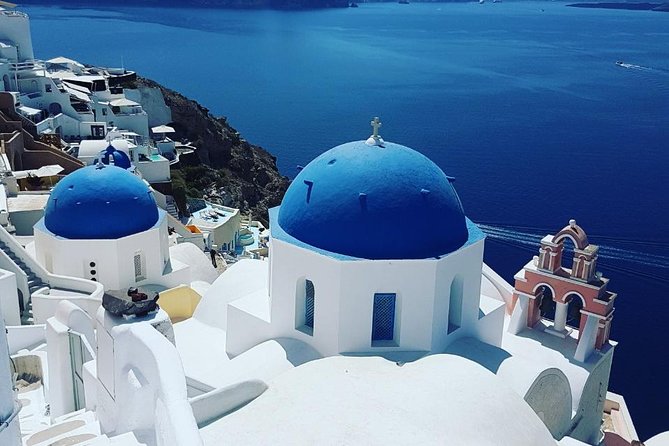 Santorini Round Tour - Firostefani and the blue-dome photo stop