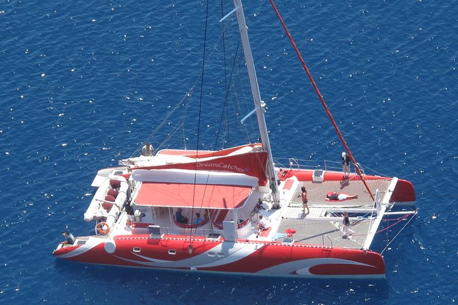 Santorini Sailing Dream Catcher with BBQ Lunch and Drinks - A friendly crew makes the difference