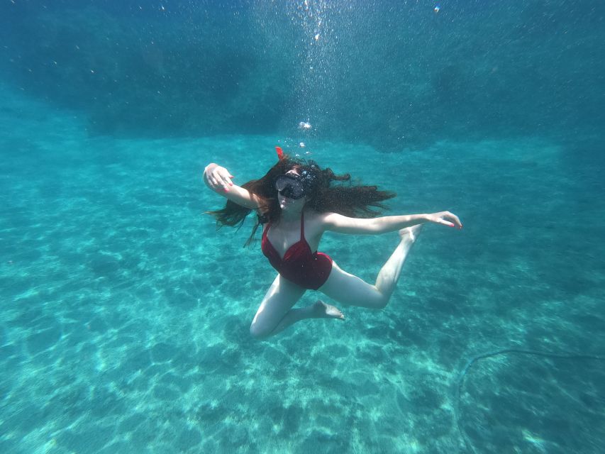 Santorini: Sea Caves Kayak Trip with Snorkeling and Picnic - Why Santorini’s south coast is worth seeing by kayak