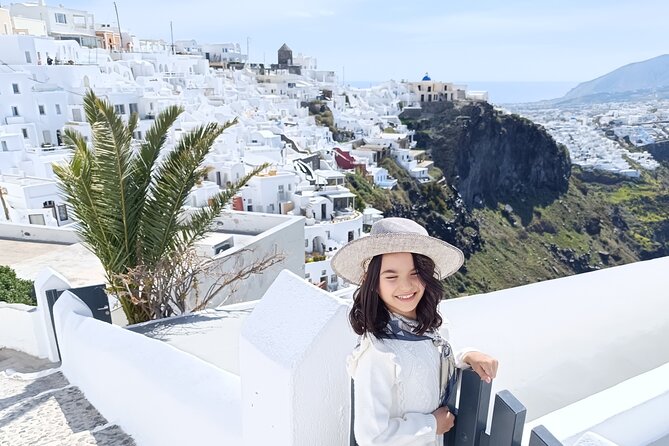 Santorini Semi-Private Small Group Sightseeing Tour - Guides, drivers, and the small-group advantage