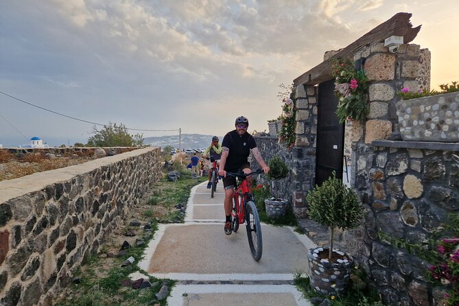 Santorini Small Group Guided E-bike Tour & Local Tomato Museum - Exploring the medieval Castelli of Emporio