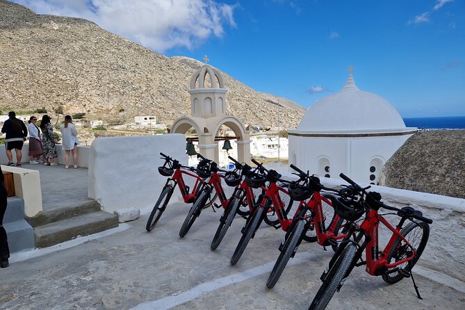 Santorini Small Group Guided E-bike Tour & Local Tomato Museum - Black sand at Perissa Beach