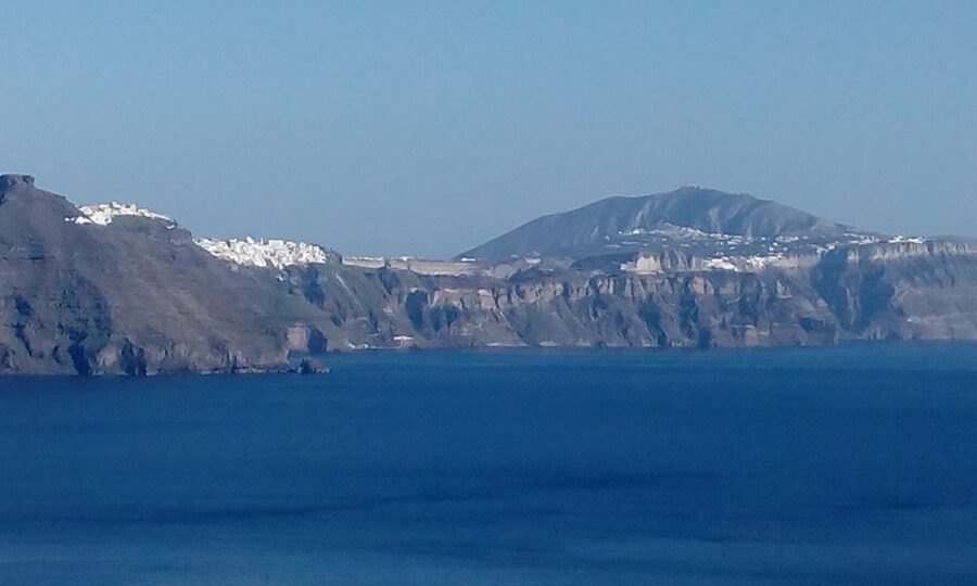 Santorini: Small-Group Highlights Tour of Venetian Castles - Megalochori turns Greek music into a live lesson