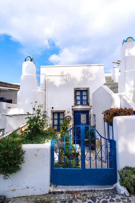 Santorini Small-Group Tour with Wine Tasting & Food Pairing - Oia at the end of the day