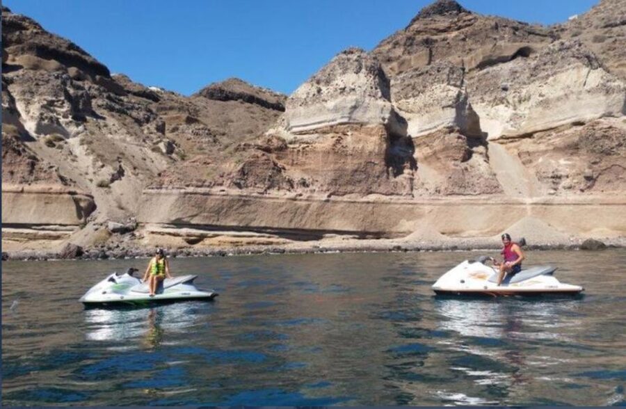 Santorini Speed: 180hp Jet Ski Rental - What the price of $141 really covers