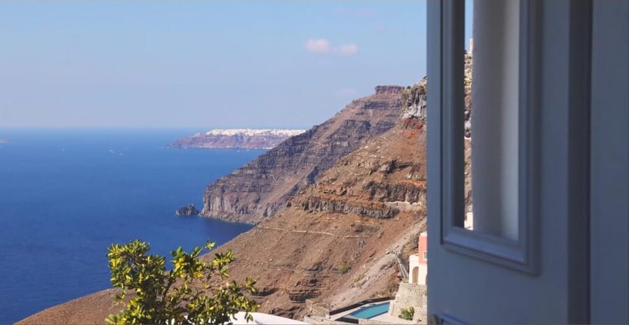 Santorini Tour with Pick-up from Heraklion - Perissa Beach and the Black-Sand Coast