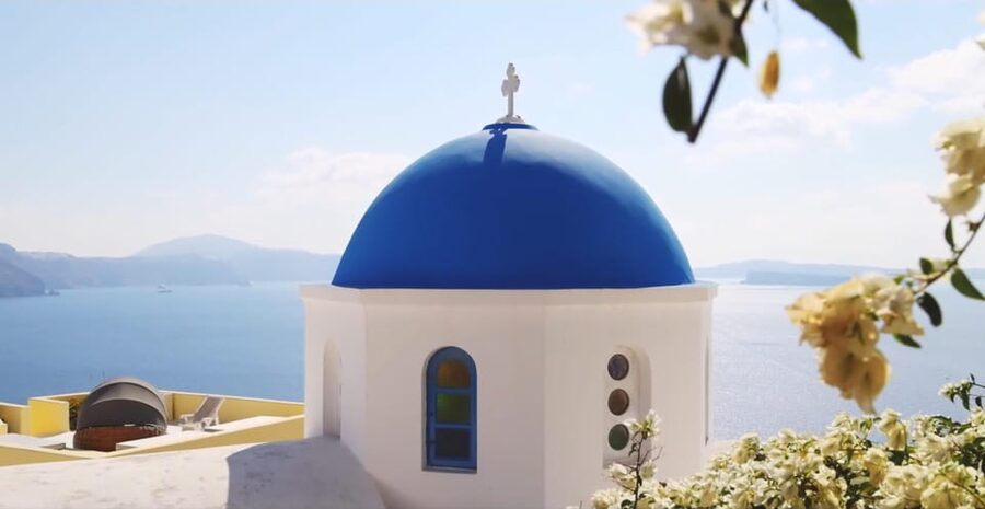 Santorini Tour with Pick-up from Heraklion - The Guide and the Value of Organized Transport
