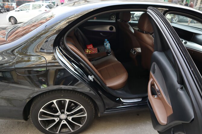 Santorini VIP Limousine Transfer Services - What the 30-minute to one-hour ride is really like