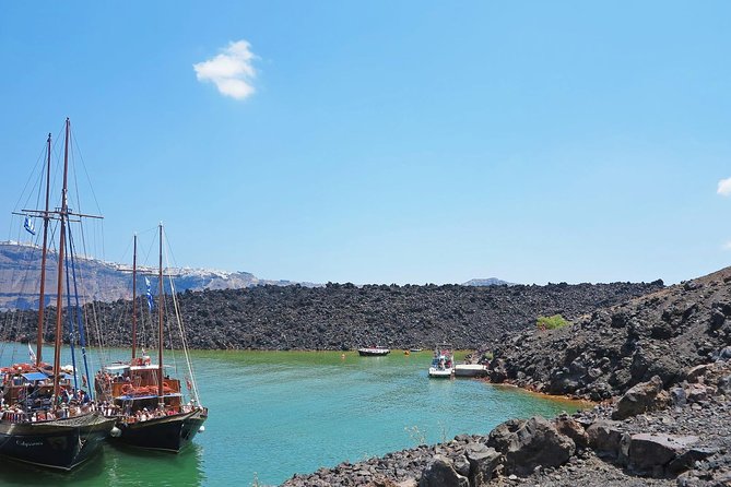 Santorini Volcanic Islands Cruise: Volcano, Hot Springs and Thirassia - Getting from your village to Athinios Port