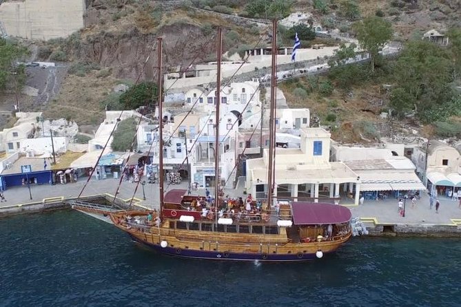 Santorini Volcano Tour - Getting down to Fira’s old port