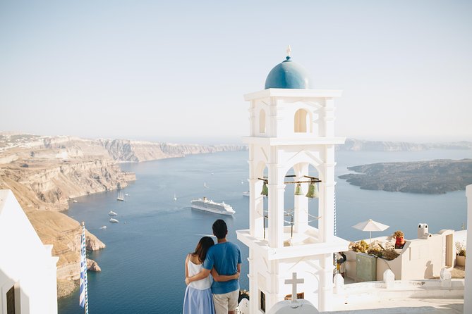 Santorini Walking Tour with a Personal Photographer - How the photographers shape the experience