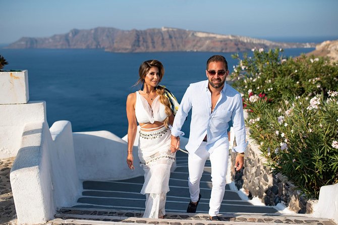 Santorini Walking Tour with a Personal Photographer - The photographs and the three-day wait