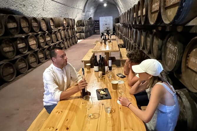 Santorini Wine Tour: 2 Wineries with Tastings & Local Snacks - Private pickup and the Santorini road problem
