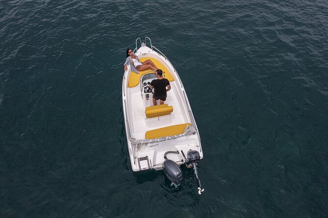Self-Drive License-Free Boat Rental in Santorini from Vlichada - Why this private boat ride feels different from a cruise