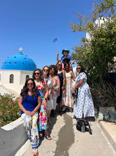 Small-Group Tour: Best of Santorini - Oia: Eighty Minutes Among Whitewashed Houses