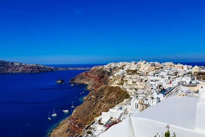 Tailormade Santorini island tour - Red Beach in a quick twenty-minute visit