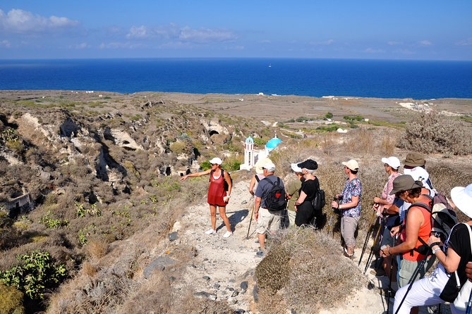 Thirassia Island: 6hr Private Tour with Lunch from Santorini - What the private format changes