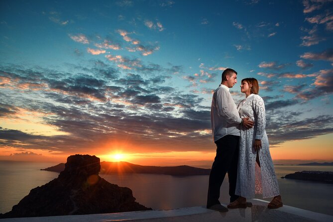 Timeless Memories: Your Exclusive Santorini Photo Session - One hour, 90 minutes, or two hours