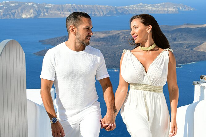 Timeless Memories: Your Exclusive Santorini Photo Session - Personal posing help from Chris and Agapi