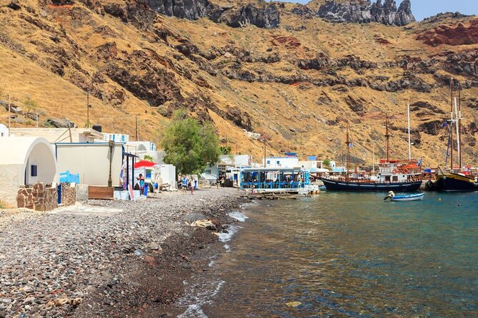 Top Spots Bus Tour in Santorini with Transportation - Red Beach for a swim or a short coastal pause