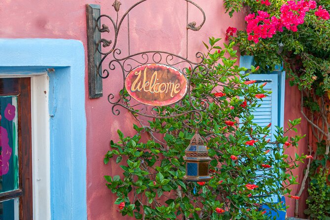 Top Spots Bus Tour in Santorini with Transportation - Fira and the caldera cliffs