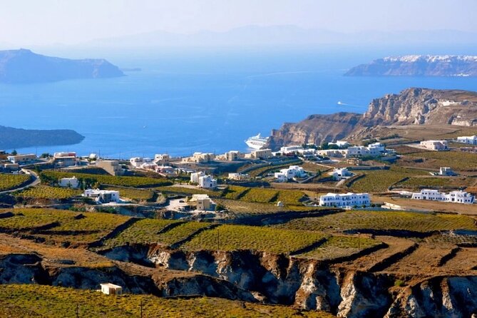 Traditional Villages & Akrotiri Excavations: Private Tour - Emporio’s medieval lanes and castle