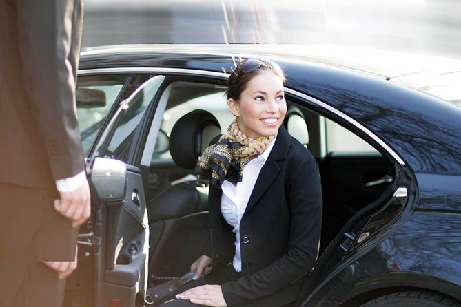 Transfer From or To Santorini Airport Designed By You - The ride to your hotel, from short hops to island crossings